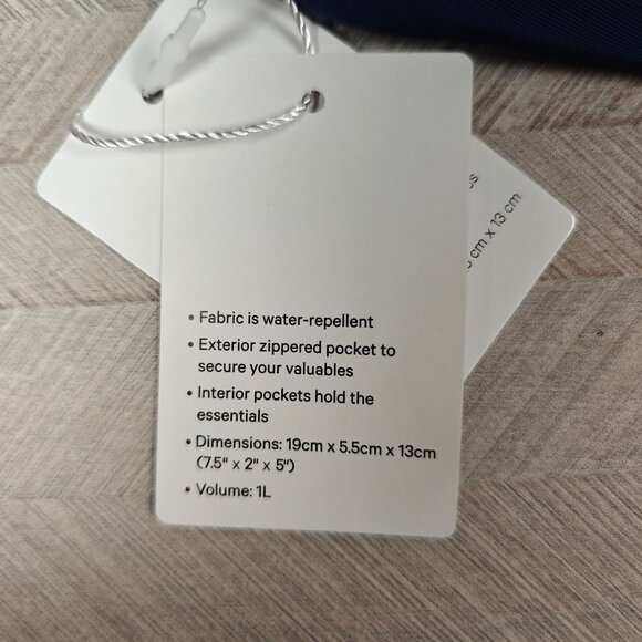 Lululemon Everywhere Belt Bag 1L True Navy Water-Repellent Adjustable Strap NEW - Picture 4 of 5